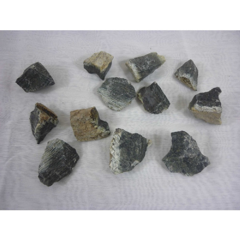 Lot de 12 roches identiques granite altéré 